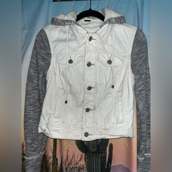 Free People White & Gray Denim Jacket with Hoodie 🌵 - Picture 7 of 7